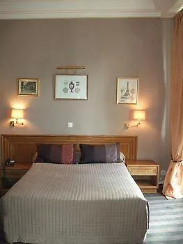 Otel Opera Maintenon 2*