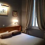 曼特农歌剧院酒店 2*