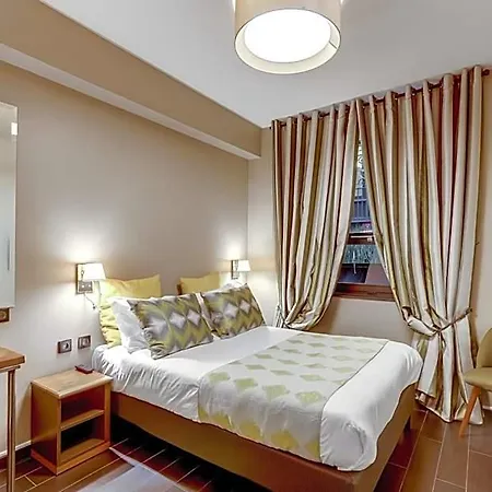 Opera Maintenon 2*