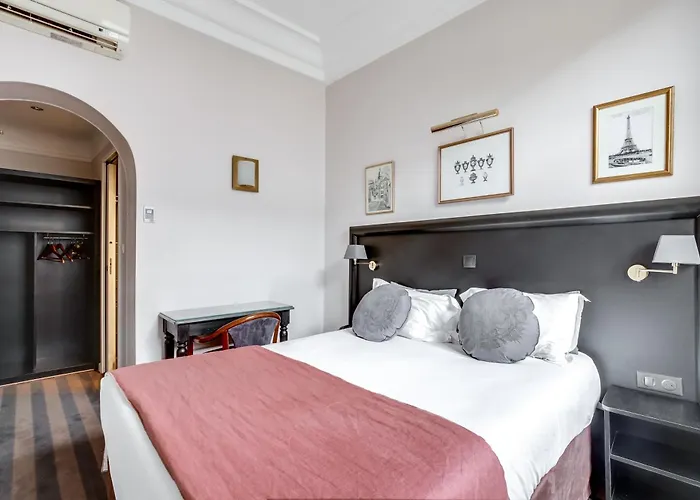 Opera Maintenon Hotel 2*