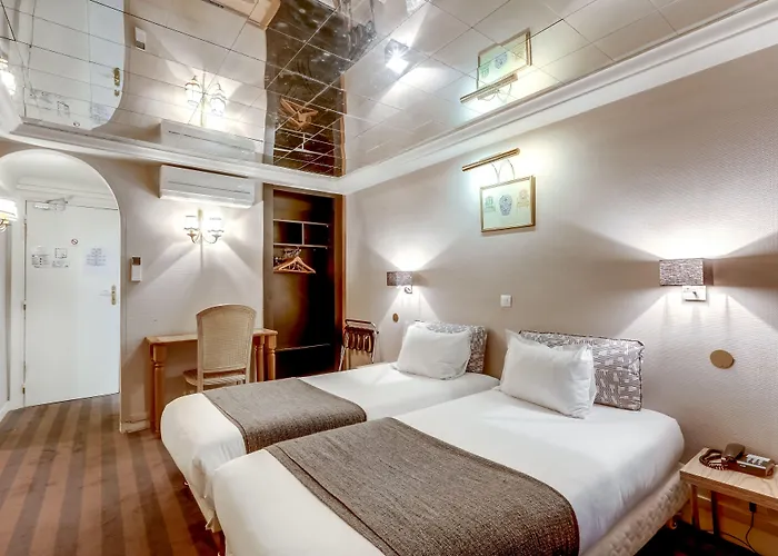 Opera Maintenon Hotel 2*