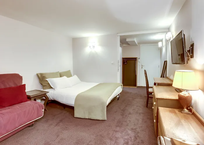 Opera Maintenon Hotel 2*