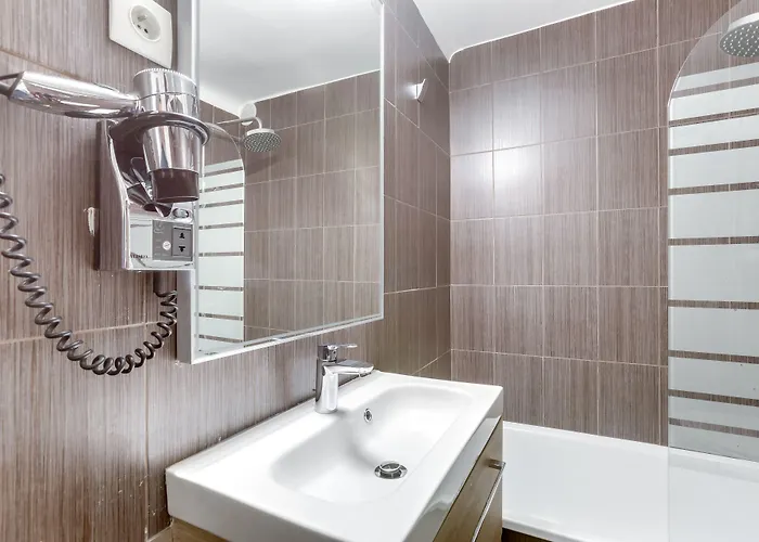 Opera Maintenon Hotel