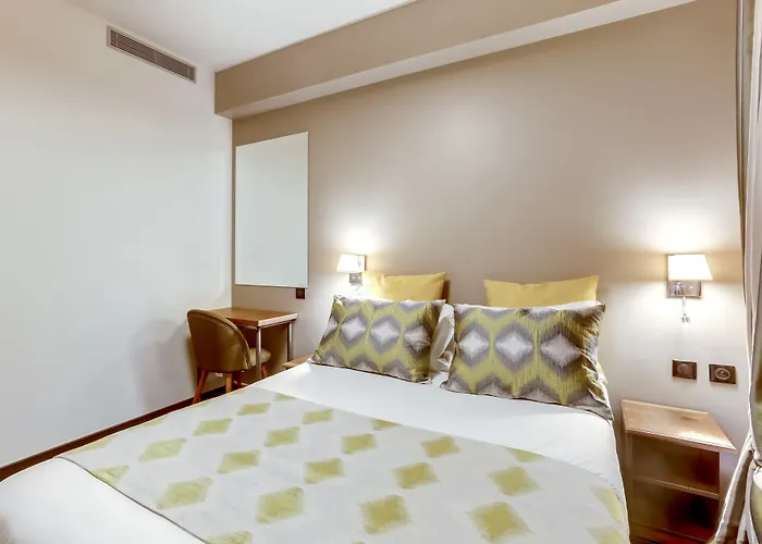 Hotel Opera Maintenon 2*