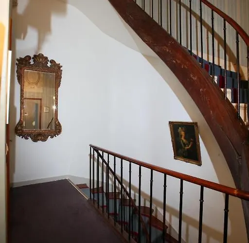 Opera Maintenon Hotel 2*