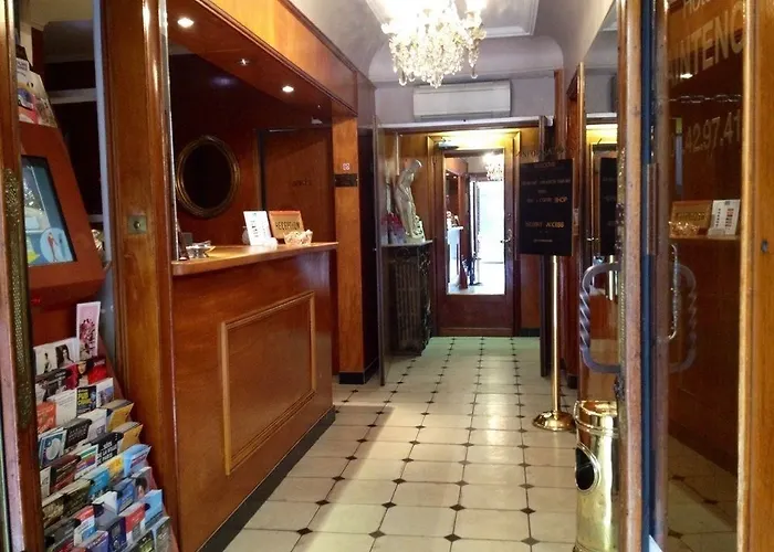 Opera Maintenon Hotel 2*