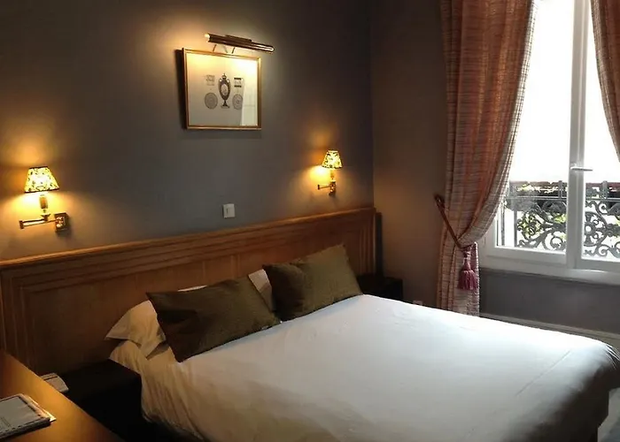 Opera Maintenon Hotel 2*