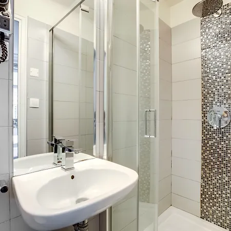 Opera Maintenon Hotel