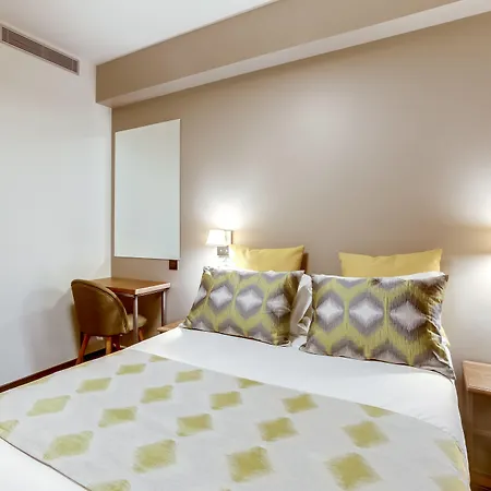 Hotel Opera Maintenon 2*