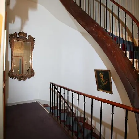 Opera Maintenon Hotel 2*