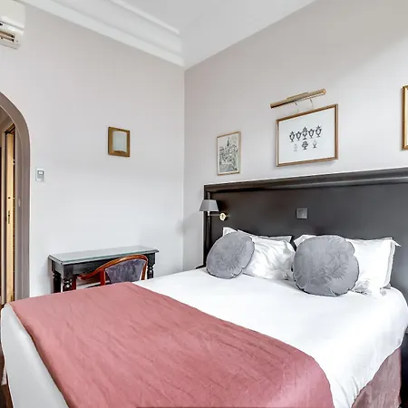 Opera Maintenon Hotel 2*