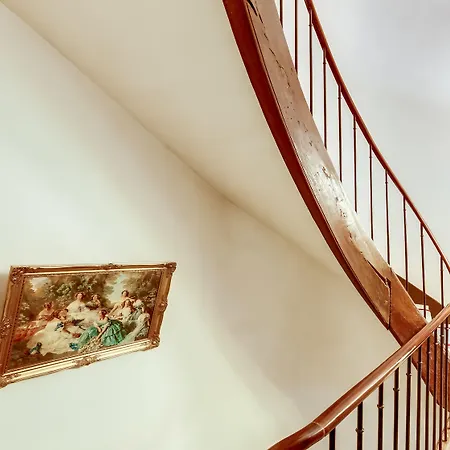 Opera Maintenon 2* باريس