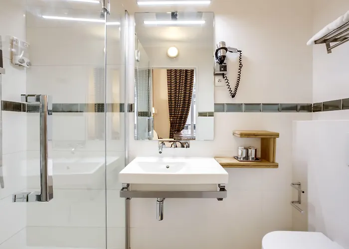 オペラ マントノン ホテル パリ