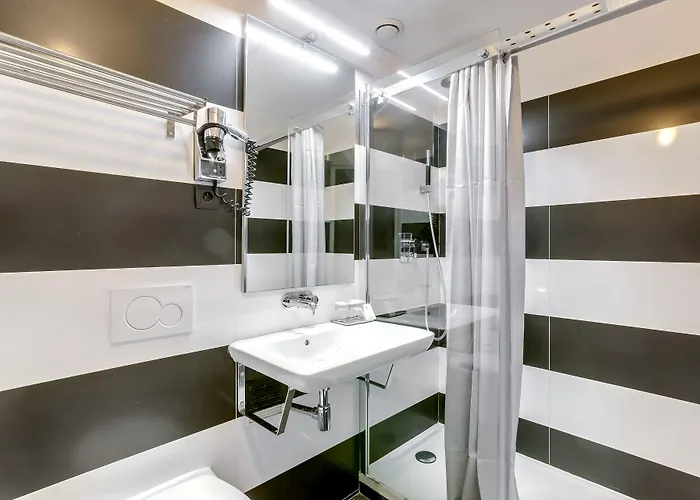 オペラ マントノン ホテル パリ