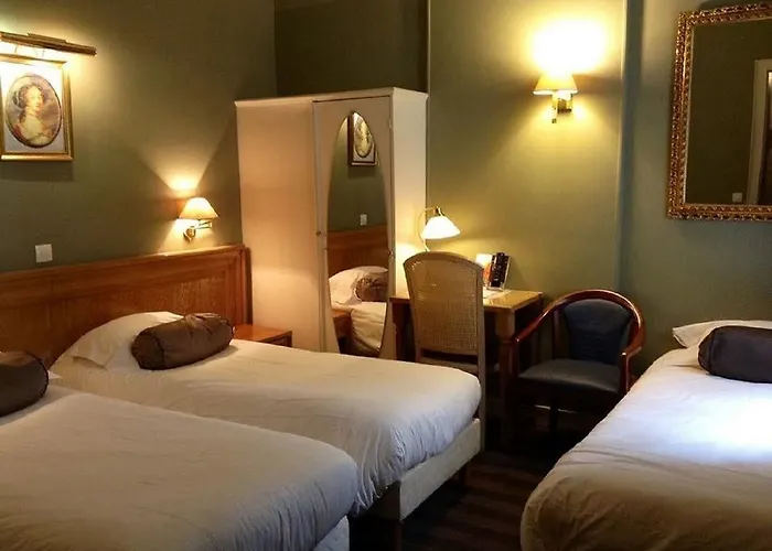 オペラ マントノン 2* パリ